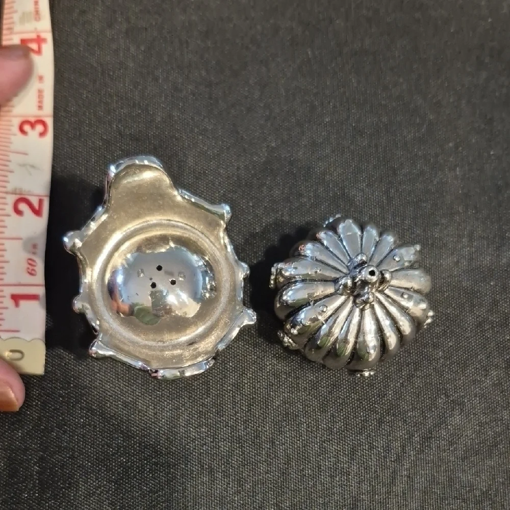 Towle Silver Plated Crown Salt And Pepper Shakers